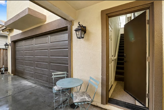 Building Photo - Private One Bedroom One Bath Mother-in-Law...