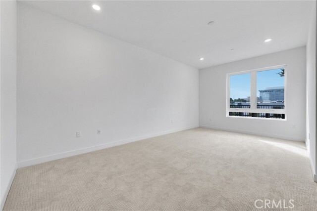 Building Photo - 2209 Rivington