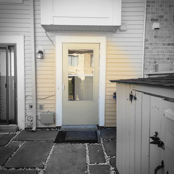 Building Photo - 30 Welbeck Ct