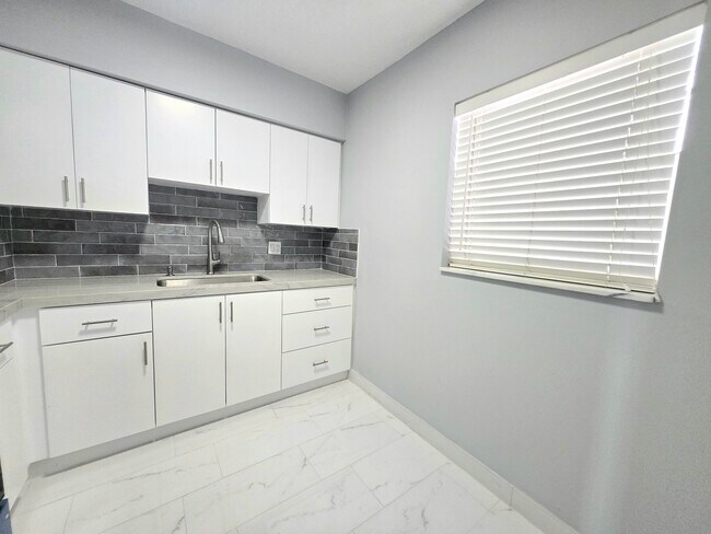 Building Photo - 6505 Winfield Blvd