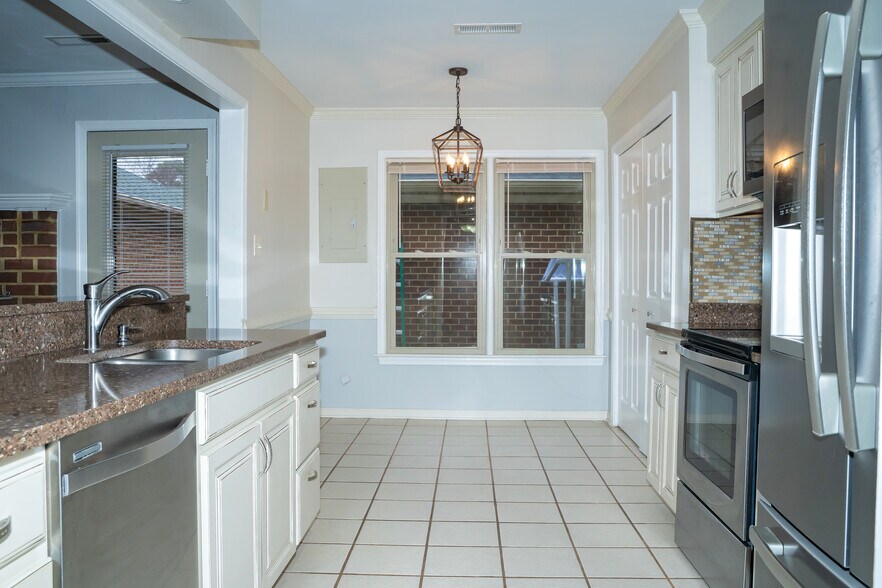 Building Photo - 1026 Tottenham Ln