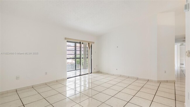 Building Photo - 20680 NE 4th Ct