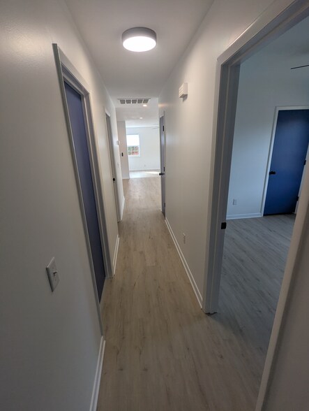 Building Photo - 5310 Lord Tennyson Dr