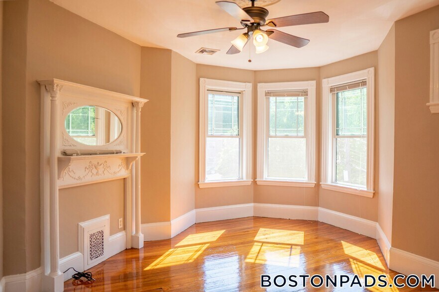 Building Photo - 1 Parker Hill Terrace