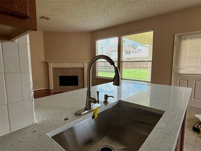 Building Photo - 18010 Timber Crossing Ln