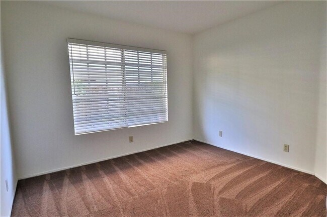 Building Photo - 18976 Singingwood Cir