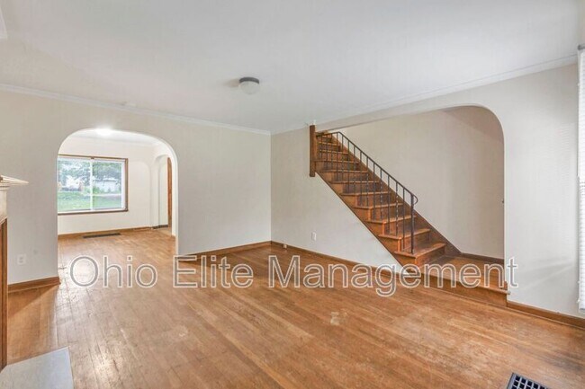 Building Photo - 49 S Burgess Ave