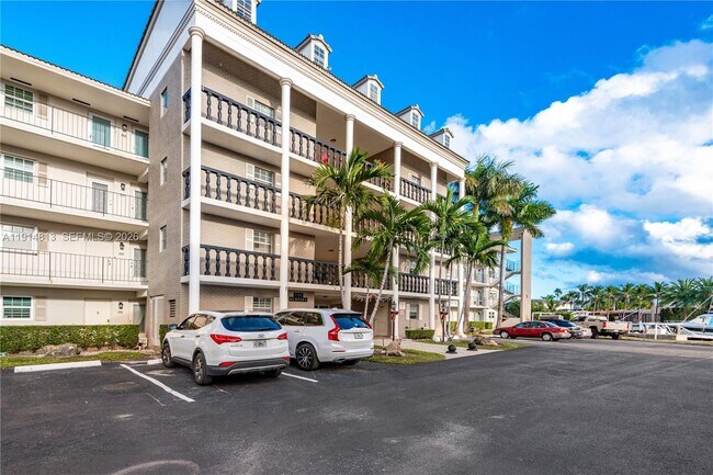 Building Photo - 440 Paradise Isle Blvd