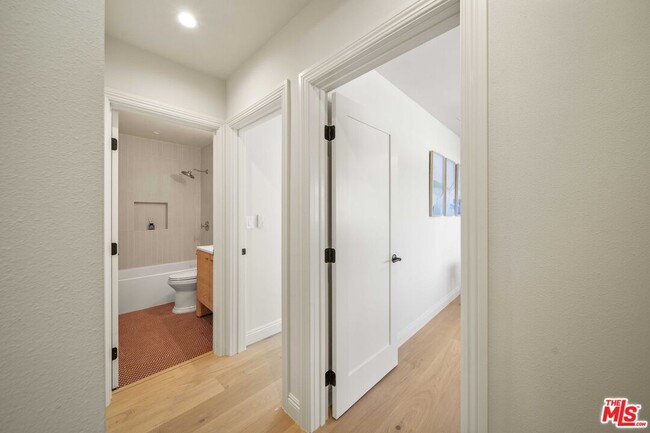 Building Photo - 5622 Babbitt Ave