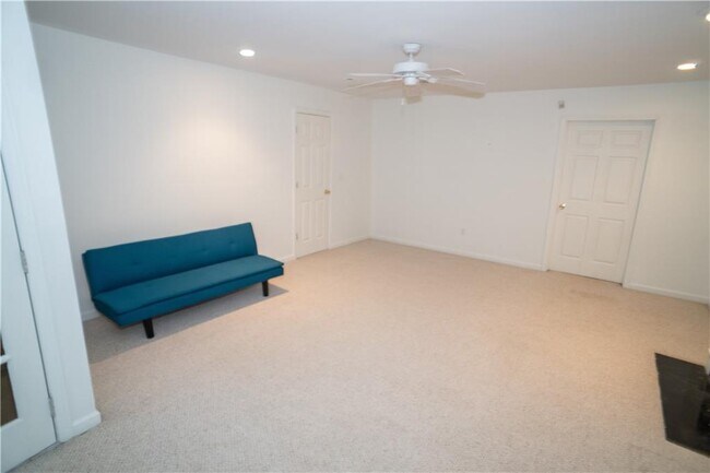 Building Photo - 9155 Nesbit Ferry Rd