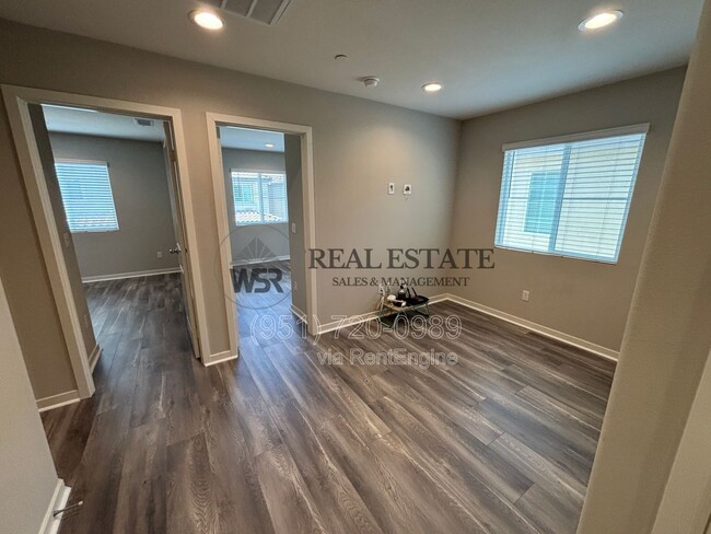 Building Photo - 12843 Greenstone Way