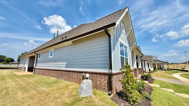 Building Photo - 5695 Pleasant Pk Pl