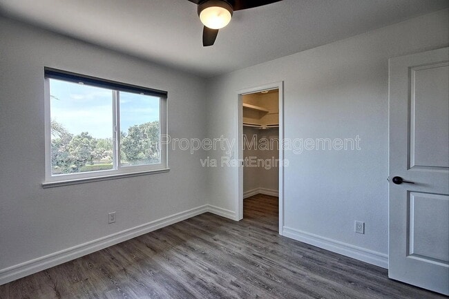 Building Photo - 2585 Warbler Ave