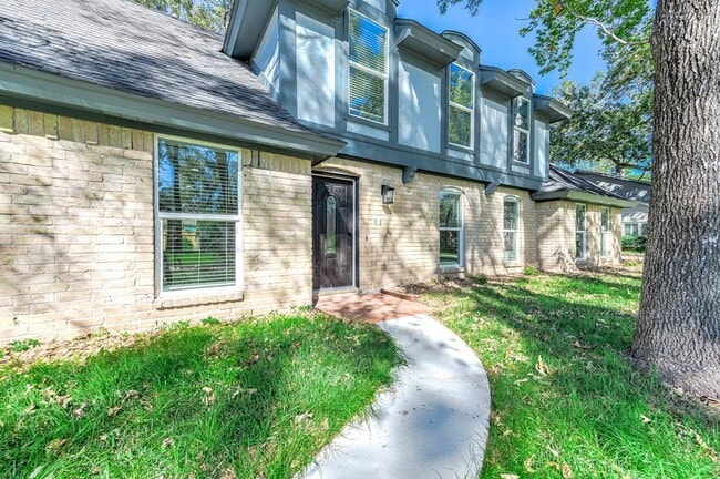 Building Photo - 3511 Tree Ln