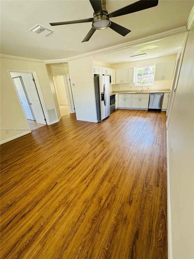 Building Photo - 5630 Simms St