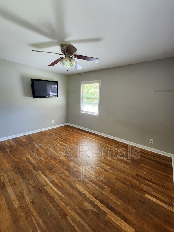 Building Photo - 730 McBurnette Rd N E