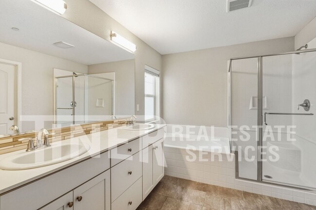 Building Photo - 3255 Pitkin Way