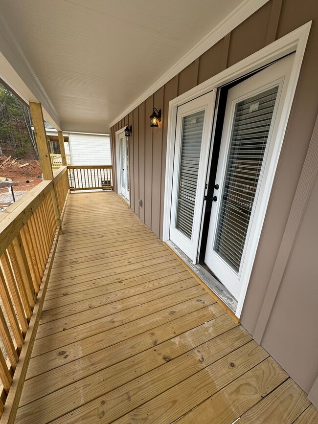 Building Photo - 4 Bedroom/4Bath off Will Hunter Rd. Pre-leasing Now!