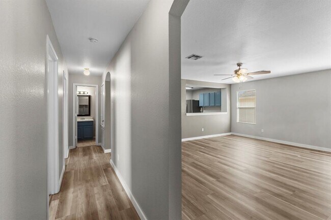 Building Photo - 164 Pearl Lake Dr