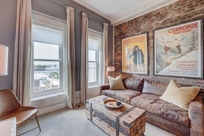Building Photo - Luxury Furnished River View Condo in the Heart of Downtown Wilmington