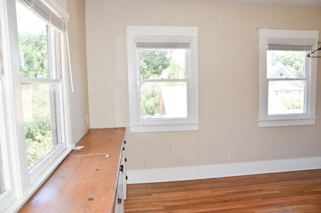 Building Photo - 169 N Harwood St