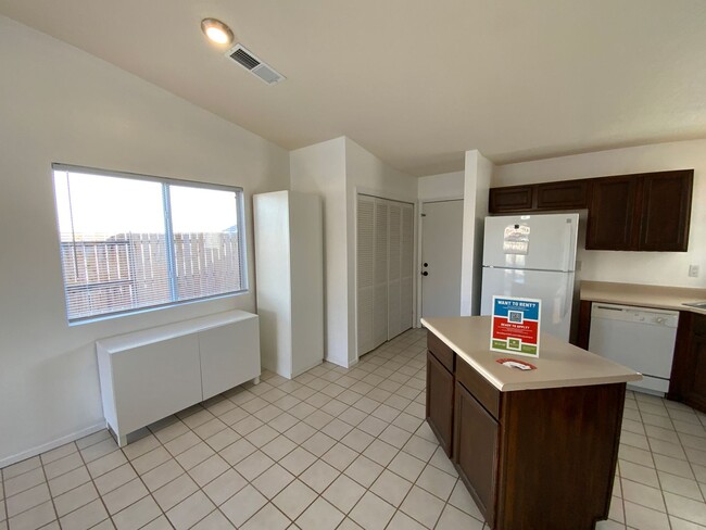 Building Photo - 4 Bedroom Single Story Home Available Near McMahon Blvd NW & Unser Blvd NW!