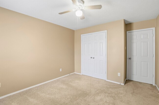 Building Photo - 9618 Red Rugosa Dr