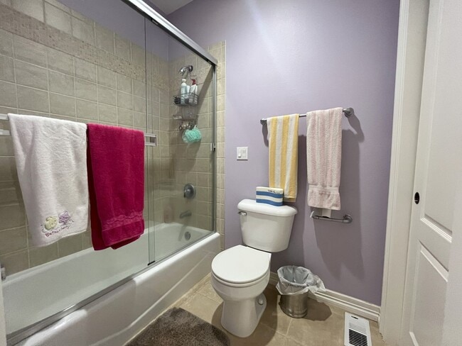 Building Photo - Forest-View Luxury Home with 5 Bedrooms, Luxury Primary Suite & Gourmet Kitchen