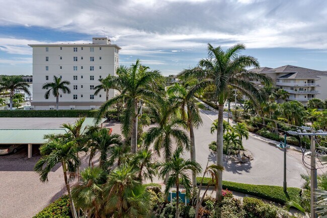 Building Photo - Tropical isle