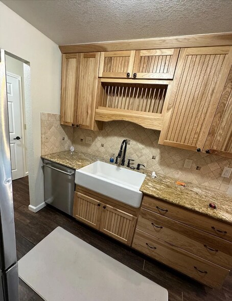 Building Photo - 3855 E Leonesio Dr
