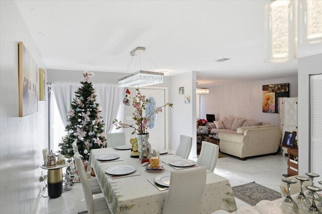 Building Photo - 4260 NW 114th Terrace