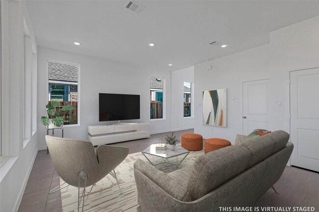 Building Photo - 27318 Sweetwater Bay Dr