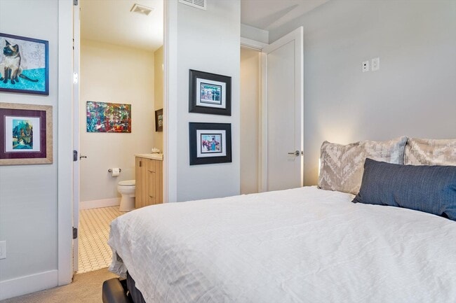 Building Photo - 4-Story Furnished 2BD, 2.5BA LoHi Townhome with Rooftop Deck