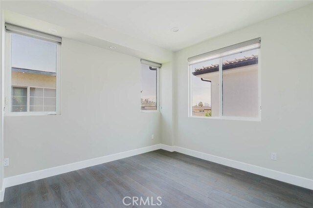 Building Photo - 4418 Kingswell Ave