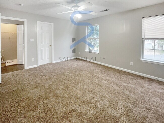 Building Photo - Move in before October 15th and get $100 O...