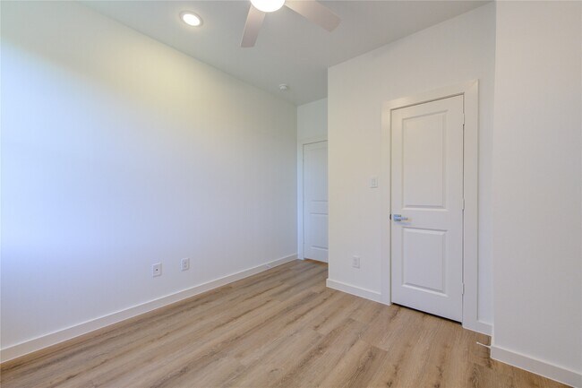 Building Photo - 7120 Eastwood St