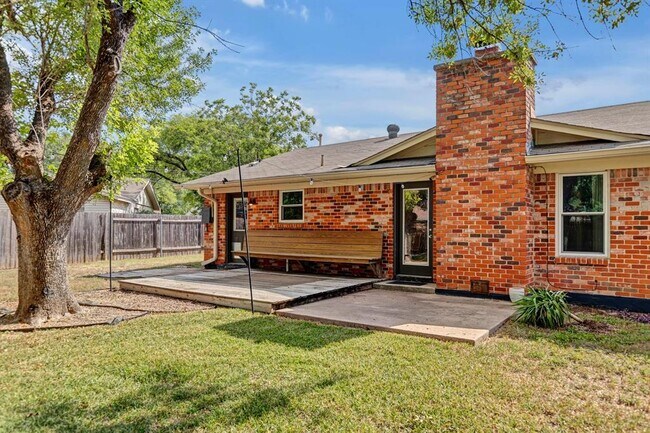 Building Photo - 7402 Bucknell Dr