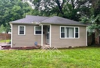 Building Photo - 2404 SW Plass Ave