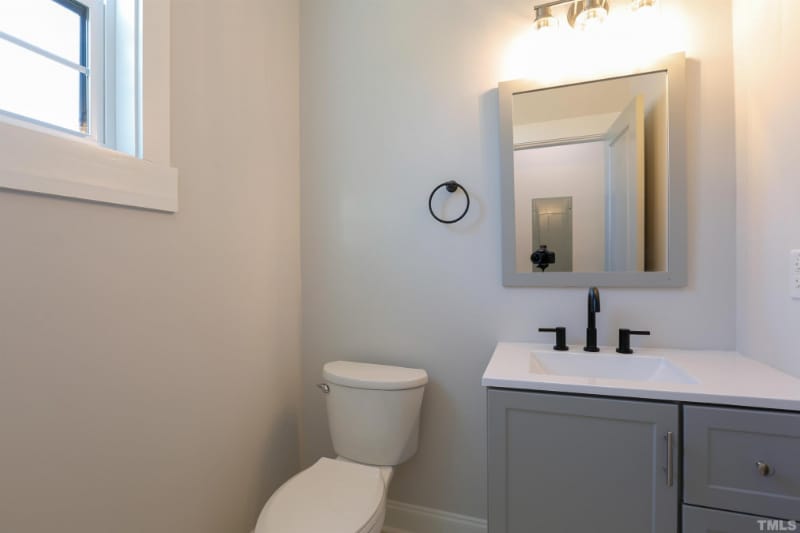 Building Photo - 413 Cecil St