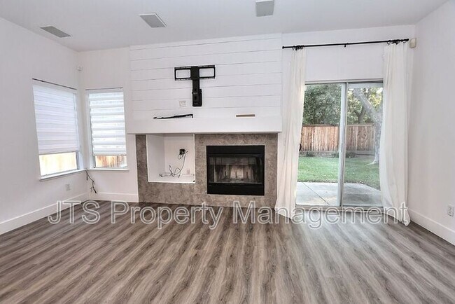 Building Photo - 3112 Gennaker Way