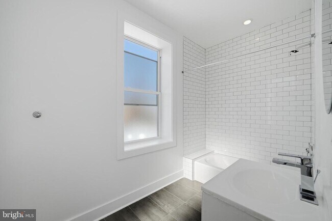 Building Photo - 3624 N 19th St