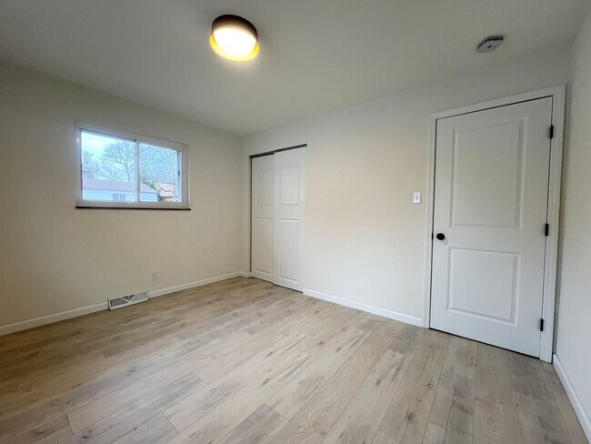 Building Photo - 1120 Gilbert Ave