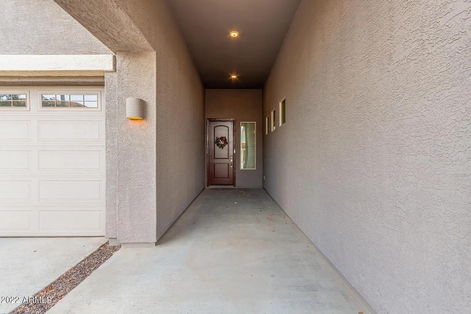 Building Photo - 1111 E Regent Dr
