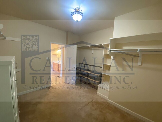 Building Photo - Sherwood Stone Hill 5 Bedroom Home