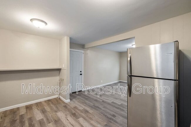 Building Photo - 10 Juno Dr