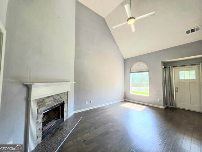 Building Photo - 241 Hamilton Dr