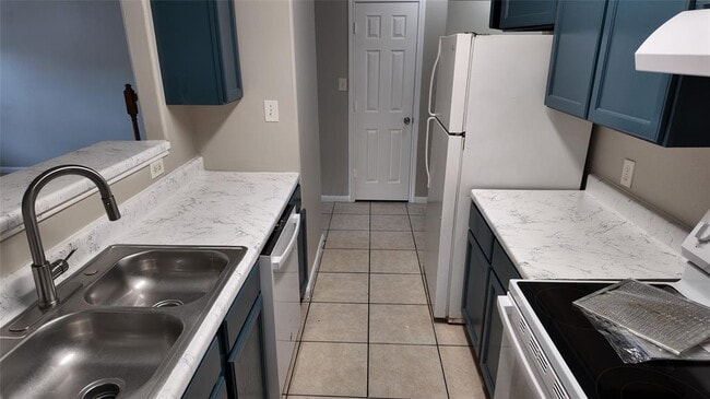 Building Photo - 3032 La Estancia Ln