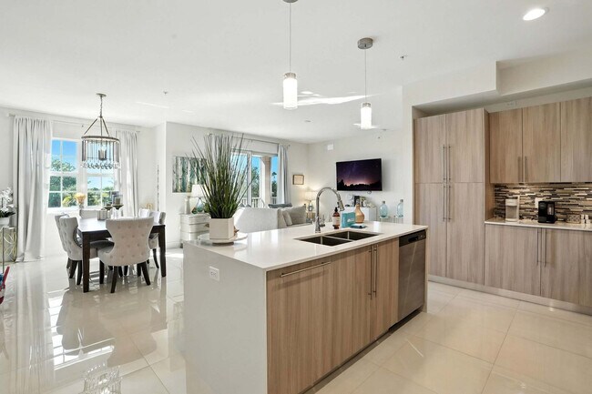 Building Photo - 15773 Beachcomber Ave