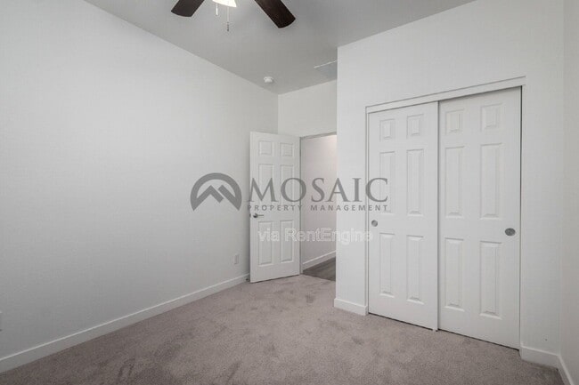 Building Photo - 5736 S Daisy Patch Pl