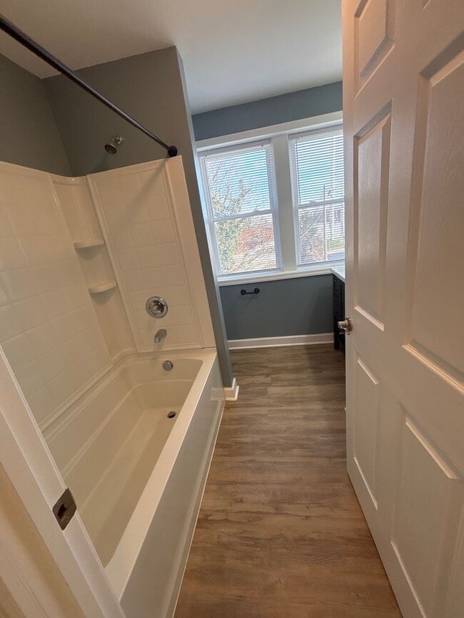 Building Photo - 2 Bedroom in Lancaster! February Free!!